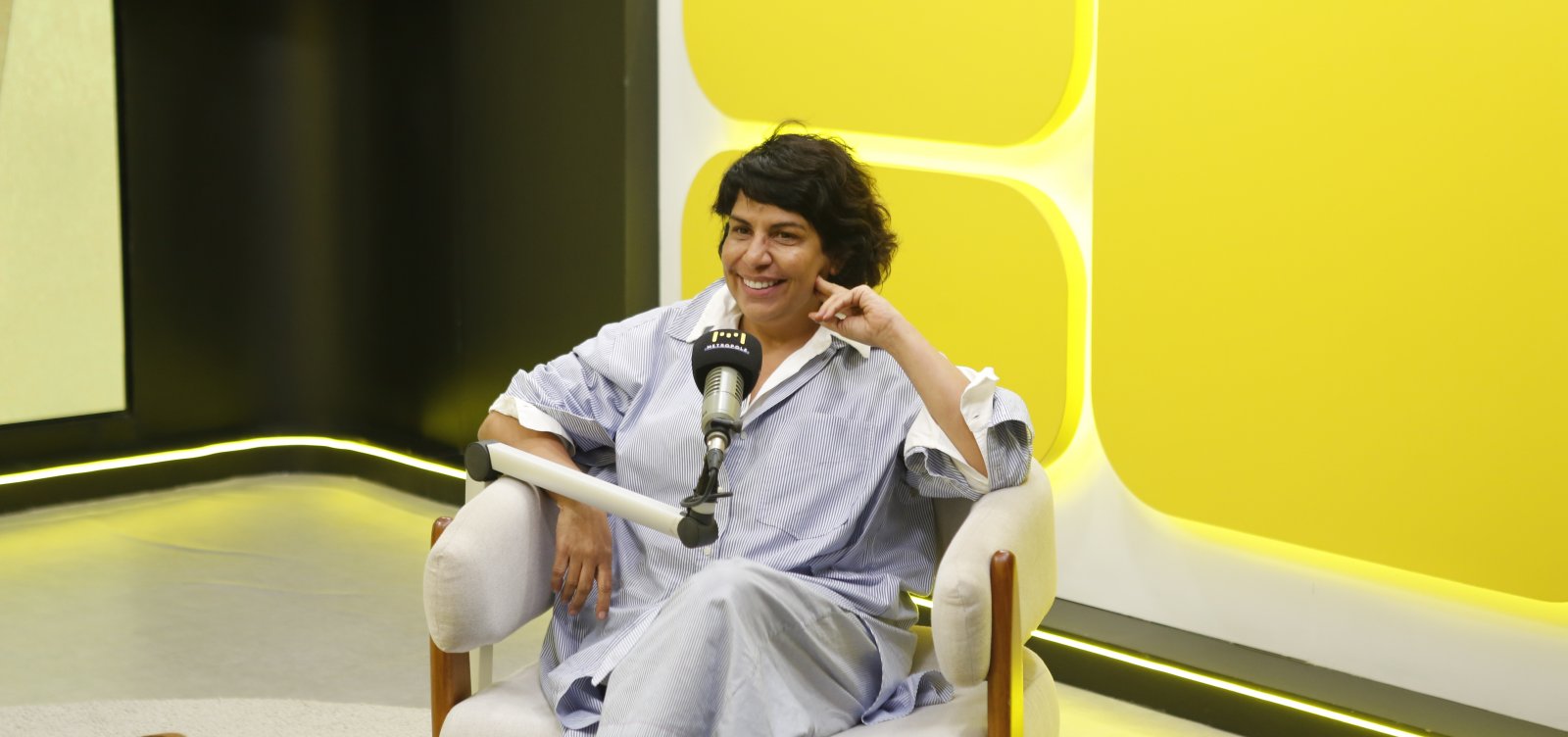Chef Preta revisita trajetória na gastronomia e revela histórias que inspiraram novo livro