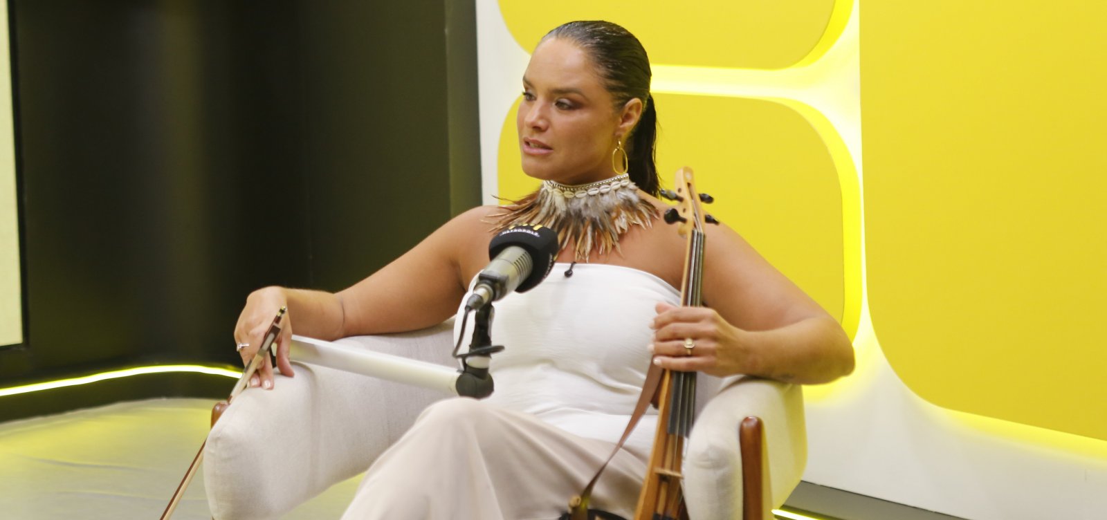 Noa fala sobre encontro entre fado e ritmos brasileiros e diz que música pode levar a “êxtase de comunhão”