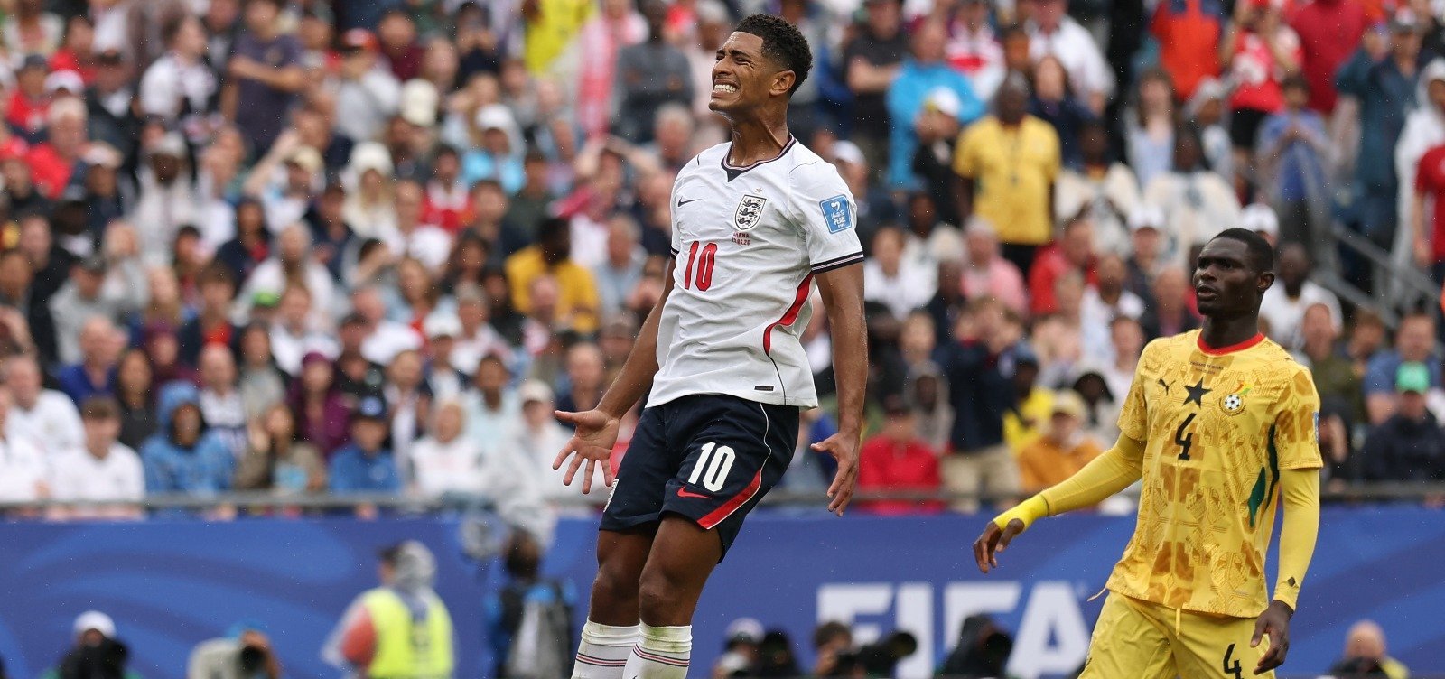 Inglaterra não consegue passar pela defesa de Gana e partida termina empatada