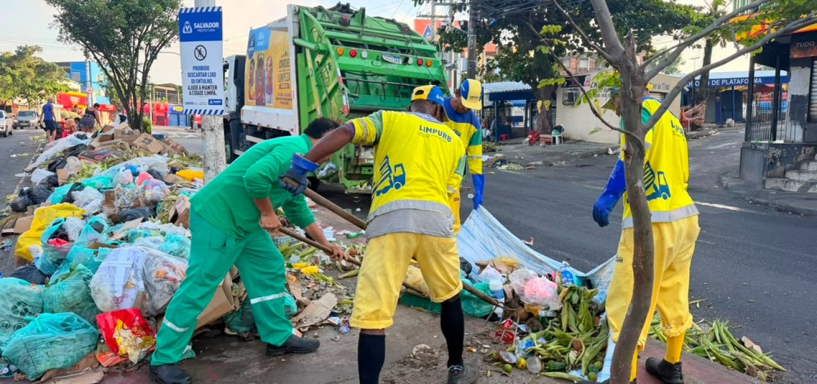 Limpurb retoma atividades e intensifica limpeza urbana após fim da paralisação