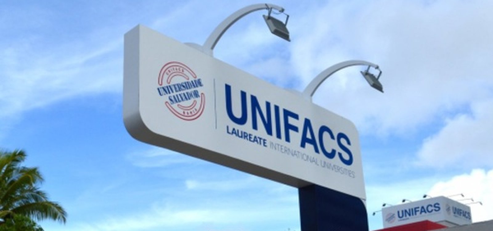 MP aciona universidade de Salvador por dificultar entrega de diplomas e cobranças indevidas