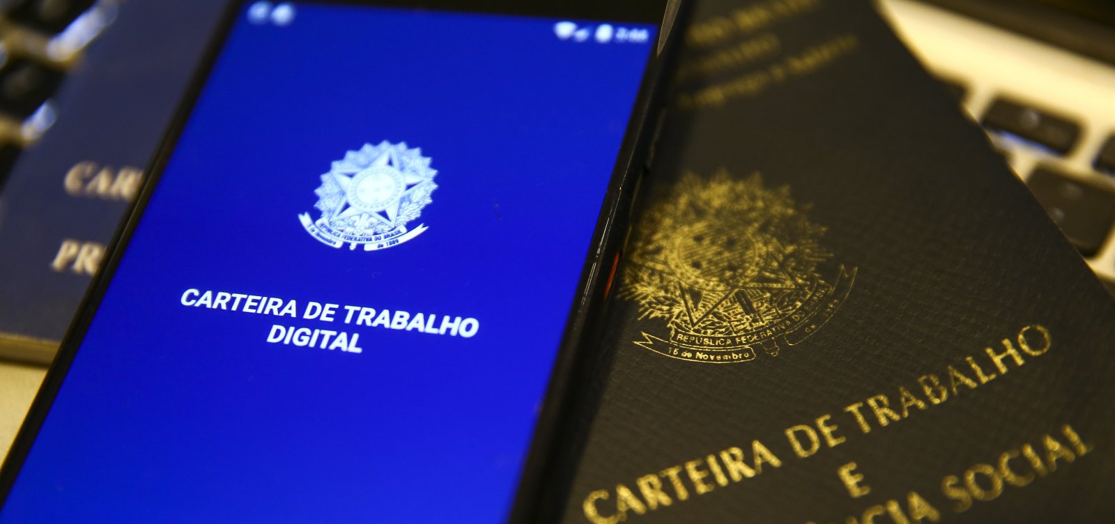 Desemprego fica em 5,6% e atinge menor nível para o período desde 2012