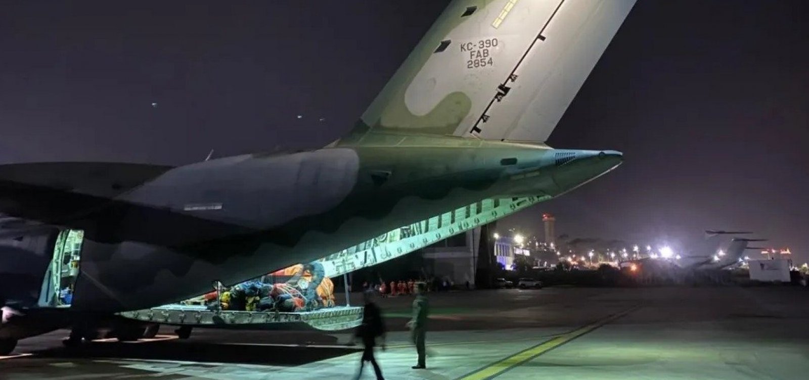 Primeiro avião da FAB com ajuda humanitária chega à Venezuela após terremotos