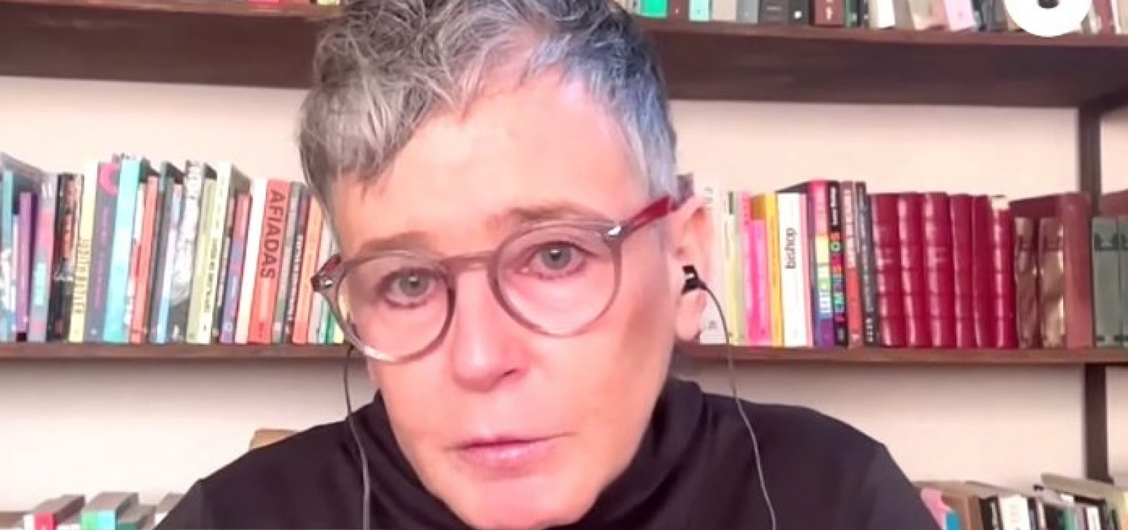 "Essa seleção não me mobiliza mais", diz Milly Lacombe sobre o Brasil em campo