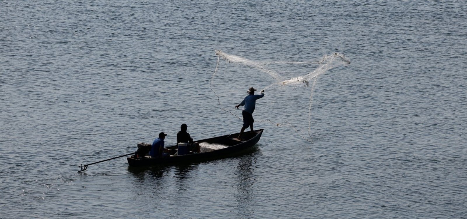 INSS paga mais de R$ 800 milhões de Seguro-Defeso para pescadores; saiba quem recebe e como consultar