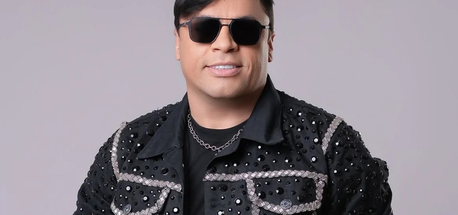 Cantor Neto Araújo, ex-Cavaleiros do Forró, morre aos 42 anos