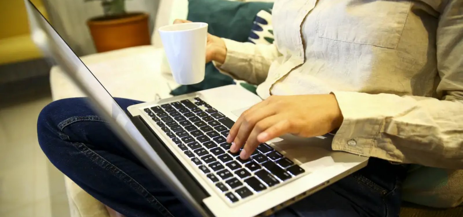AGU notifica Google para remover perfis que ensinam criação de cassinos ilegais no YouTube