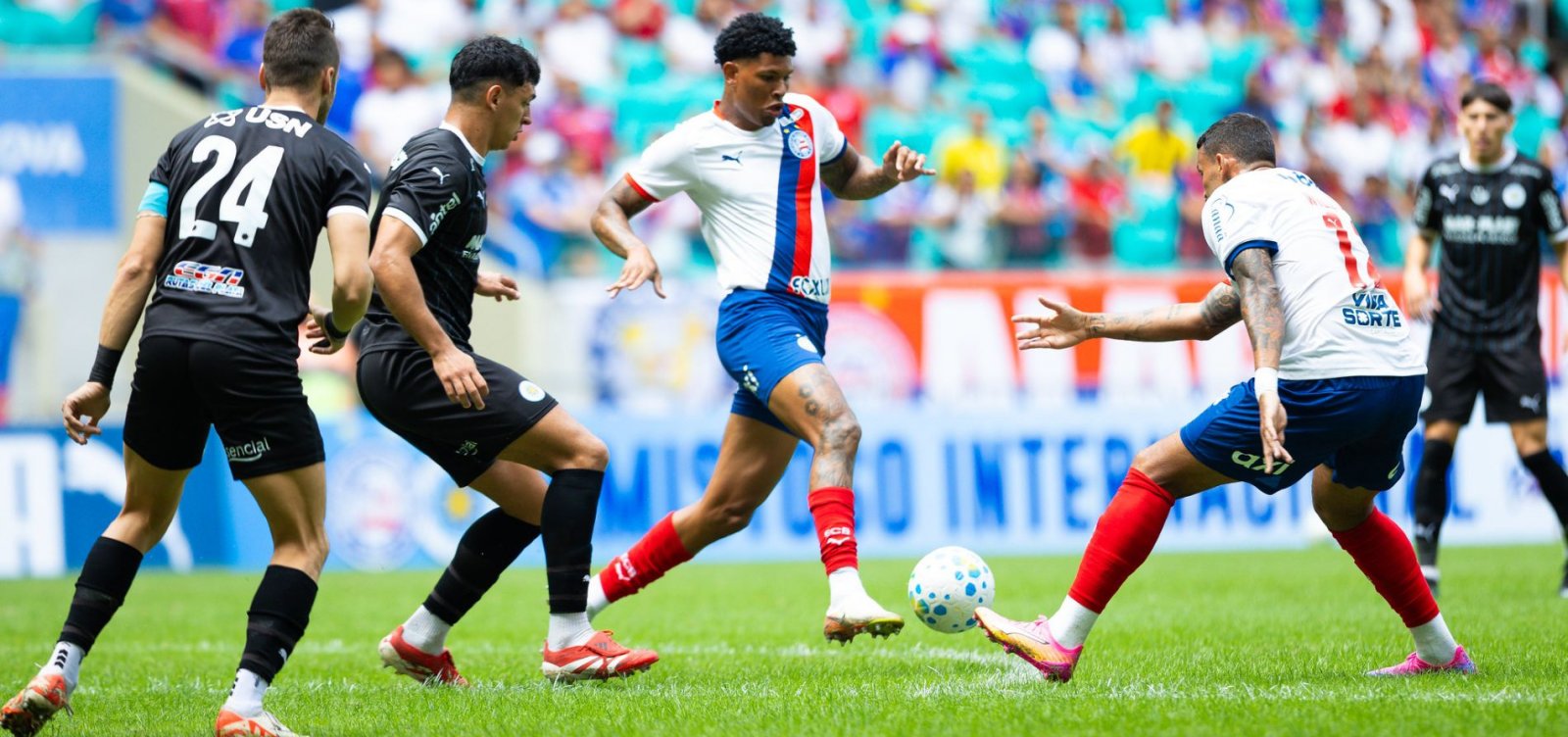 Bahia goleia o Montevideo City Torque de virada em amistoso na Fonte Nova