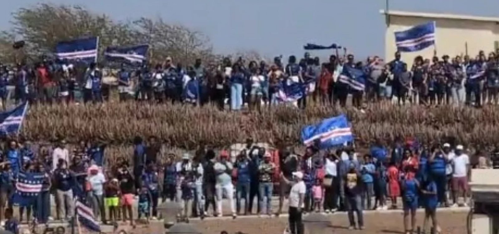 Seleção de Cabo Verde é recebida com festa na capital do país