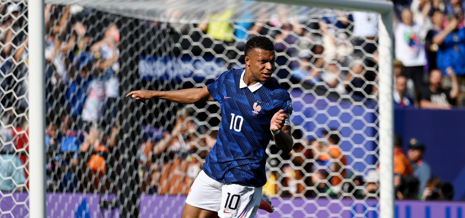Kylian Mbappé responde ataques racistas de senadora paraguaia após vitória da França na Copa do Mundo