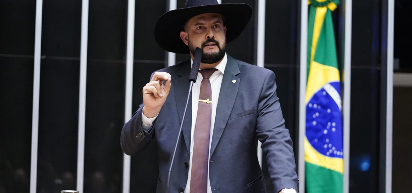 Liderança bolsonarista, Zé Trovão critica Bolsonaro por prisões após o 8 de Janeiro: "covarde"