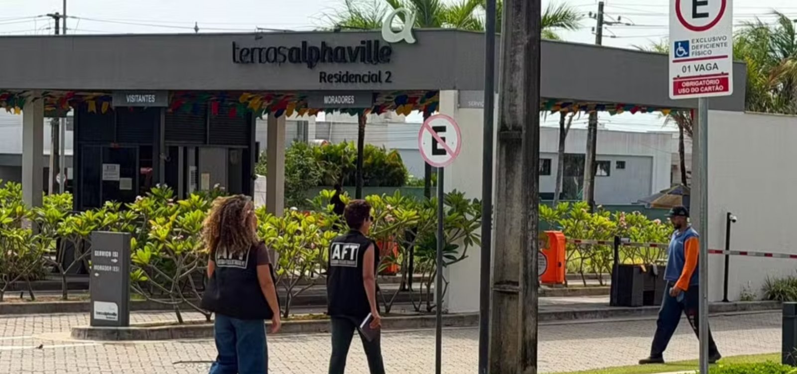 Mulher é resgatada após 55 anos em condição análoga à escravidão em condomínio de luxo