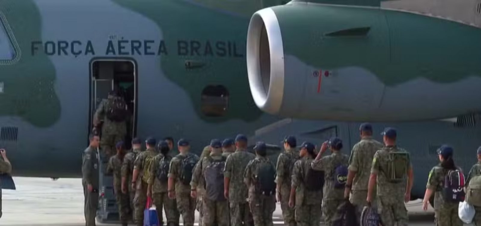FAB envia segundo voo com ajuda humanitária a Cuba