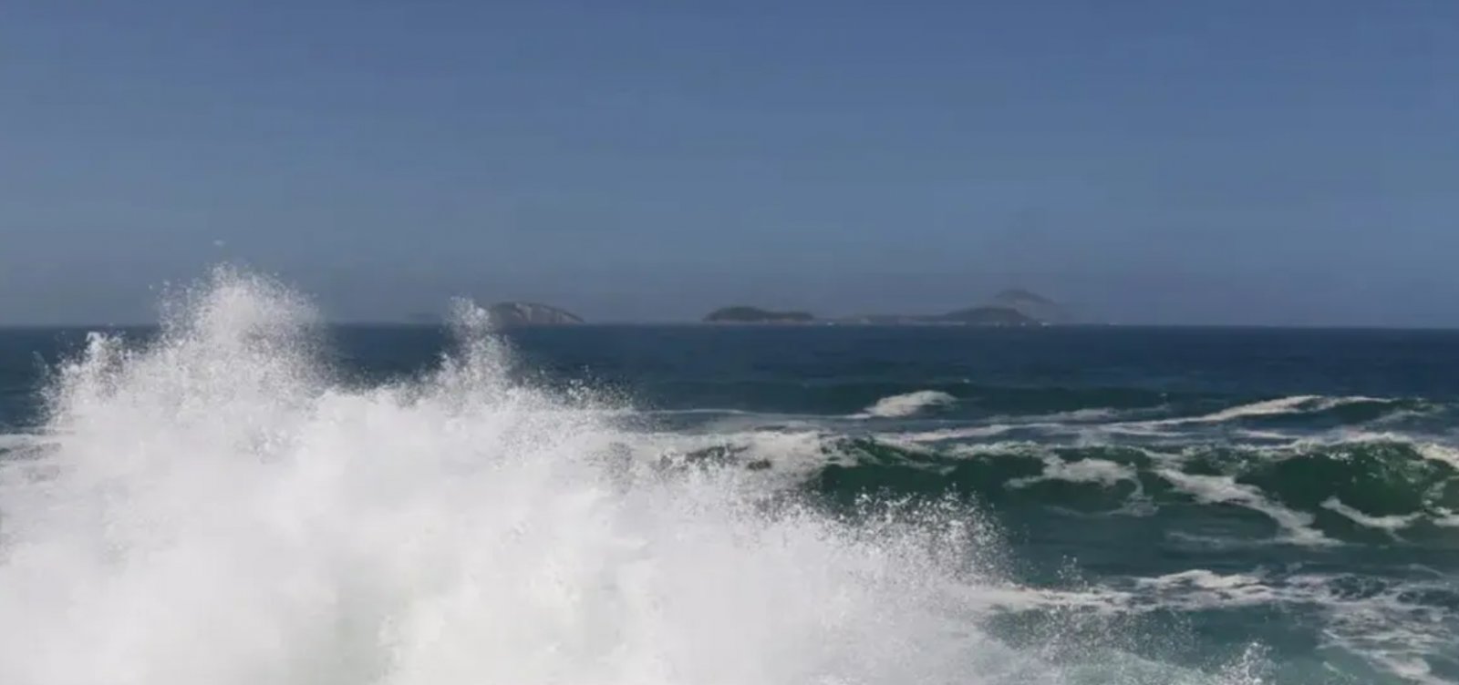 Marinha alerta para ressaca com ondas de até 2,5 metros no litoral de Salvador