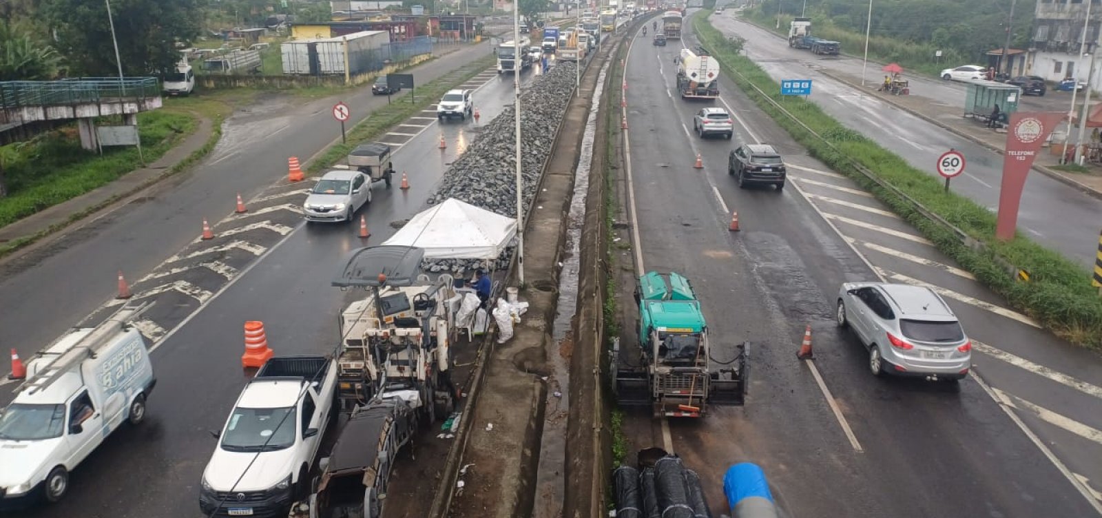 Chuvas interrompem obras na BR-324; reparo em cratera entra na fase final