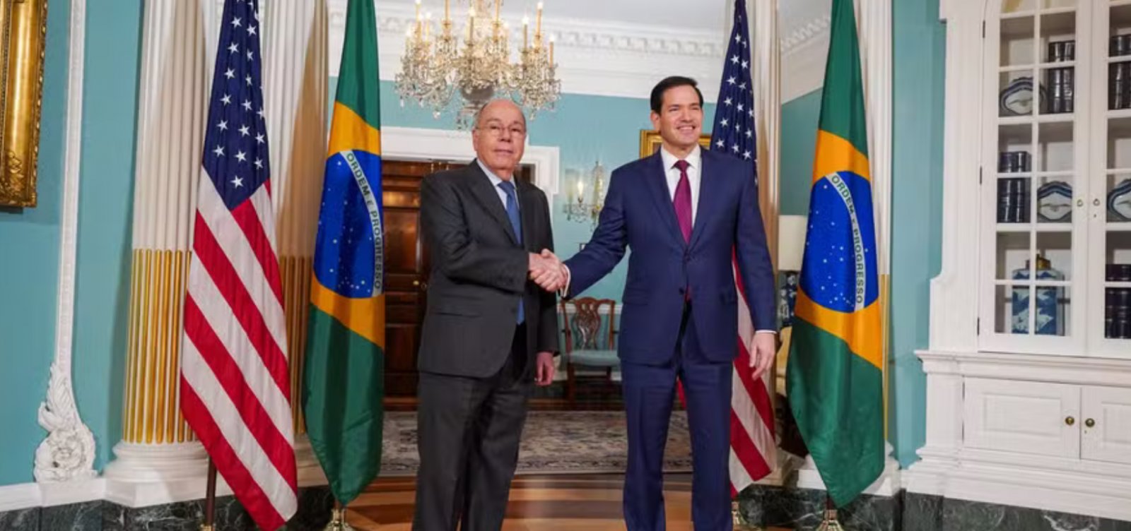 Governo rebate críticas e diz ter feito mais de 30 tentativas de negociação antes de novo tarifaço dos EUA