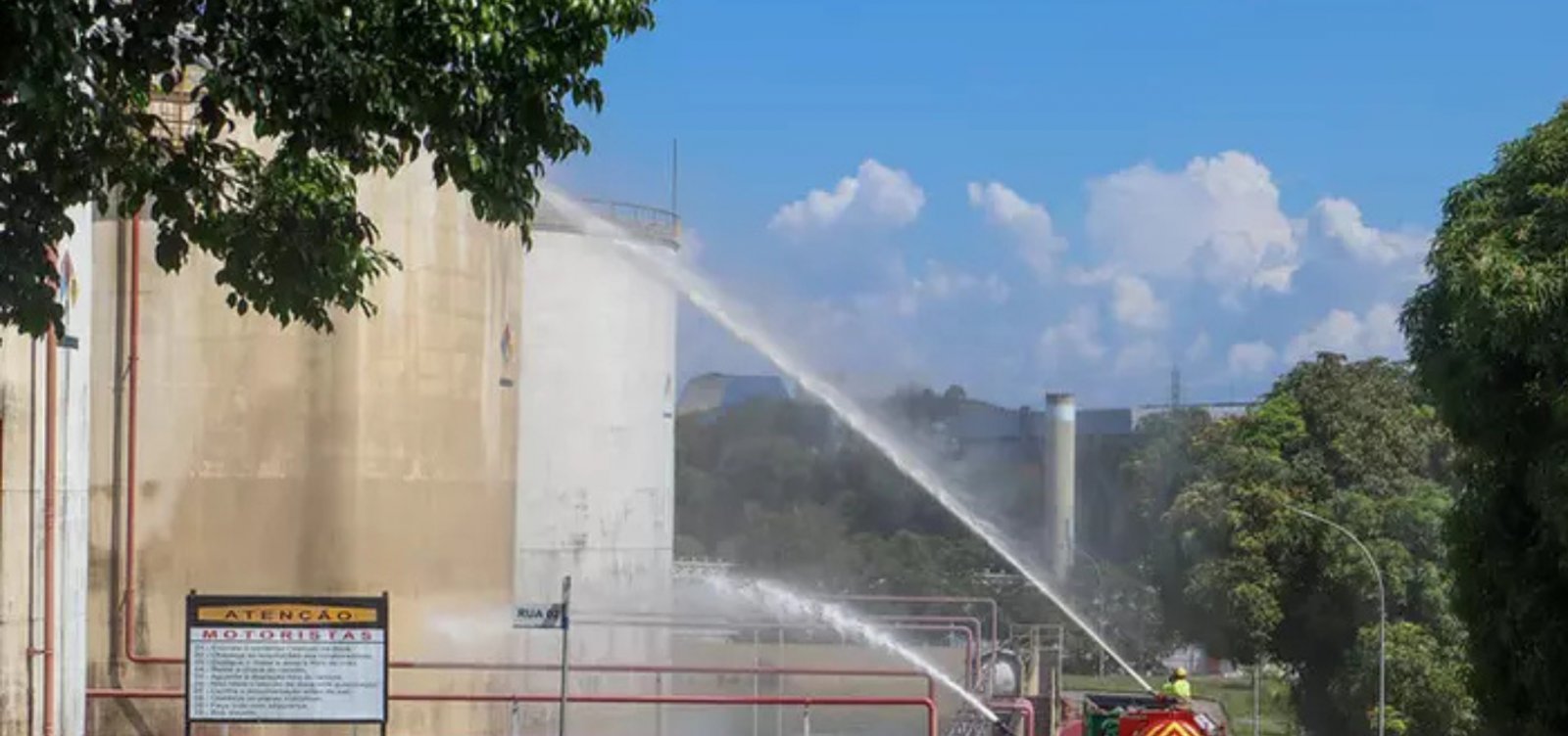 Vazamento de gás tóxico em fábrica deixa um morto e coloca Manaus em estado de alerta