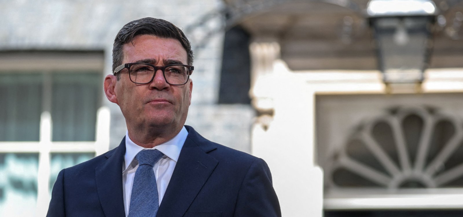 Keir Starmer deixa cargo de premiê e Andy Burnham assume governo do Reino Unido