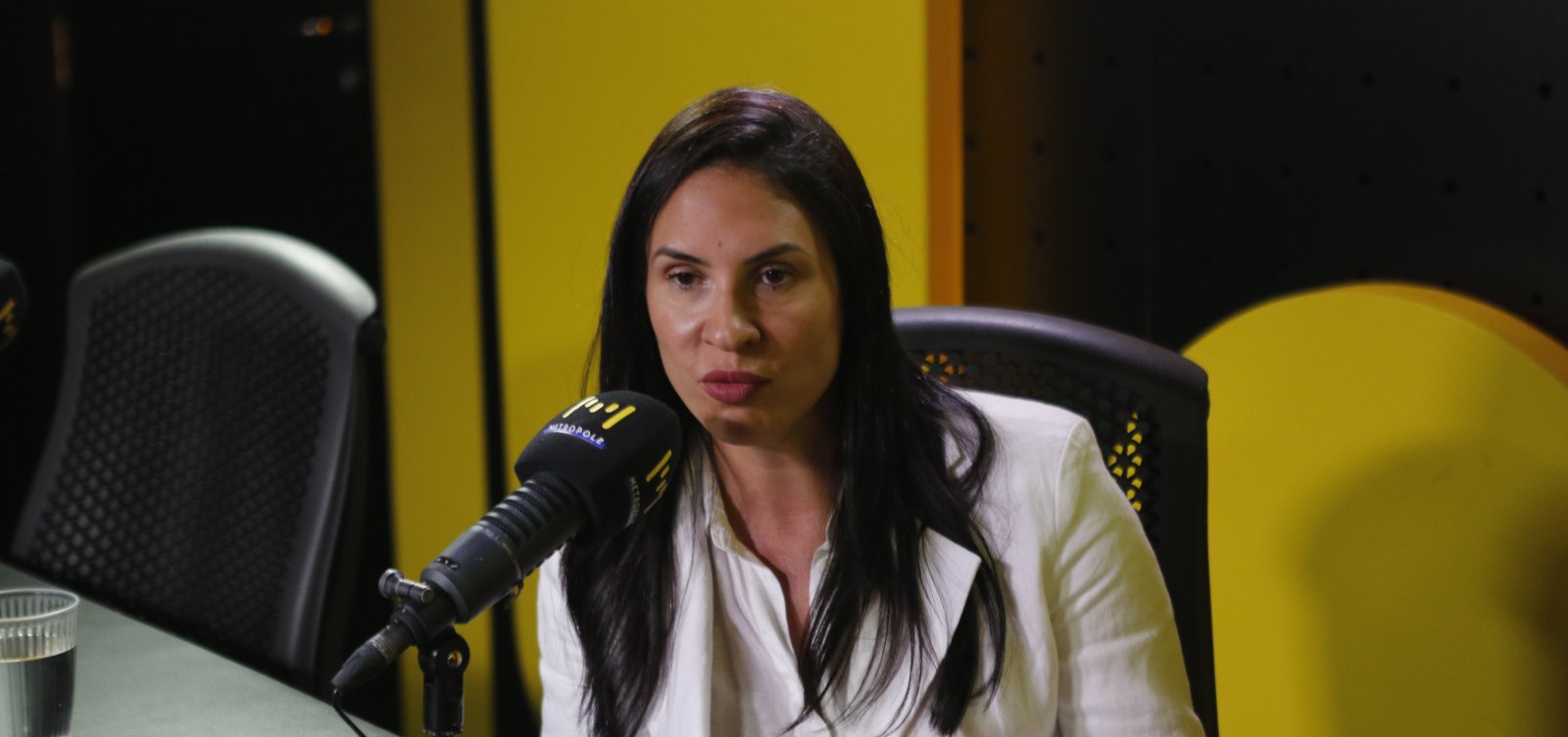 “Tem que existir prevenção com os jovens”, diz auditora Juliana Prates sobre avanço das bets