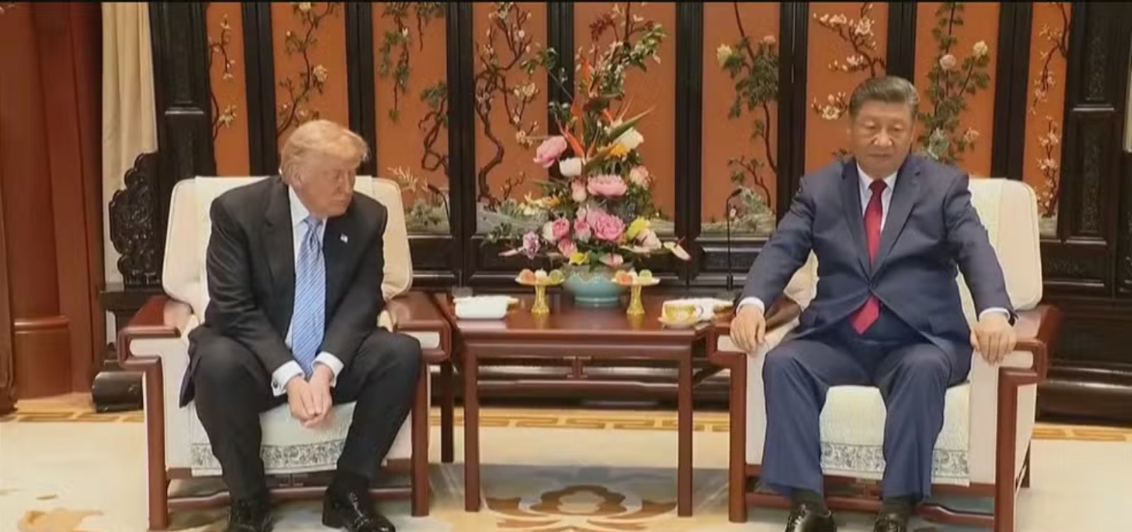 Trump diz que China e Rússia prometeram não armar o Irã e faz ameaça: "seria muito ruim para eles"