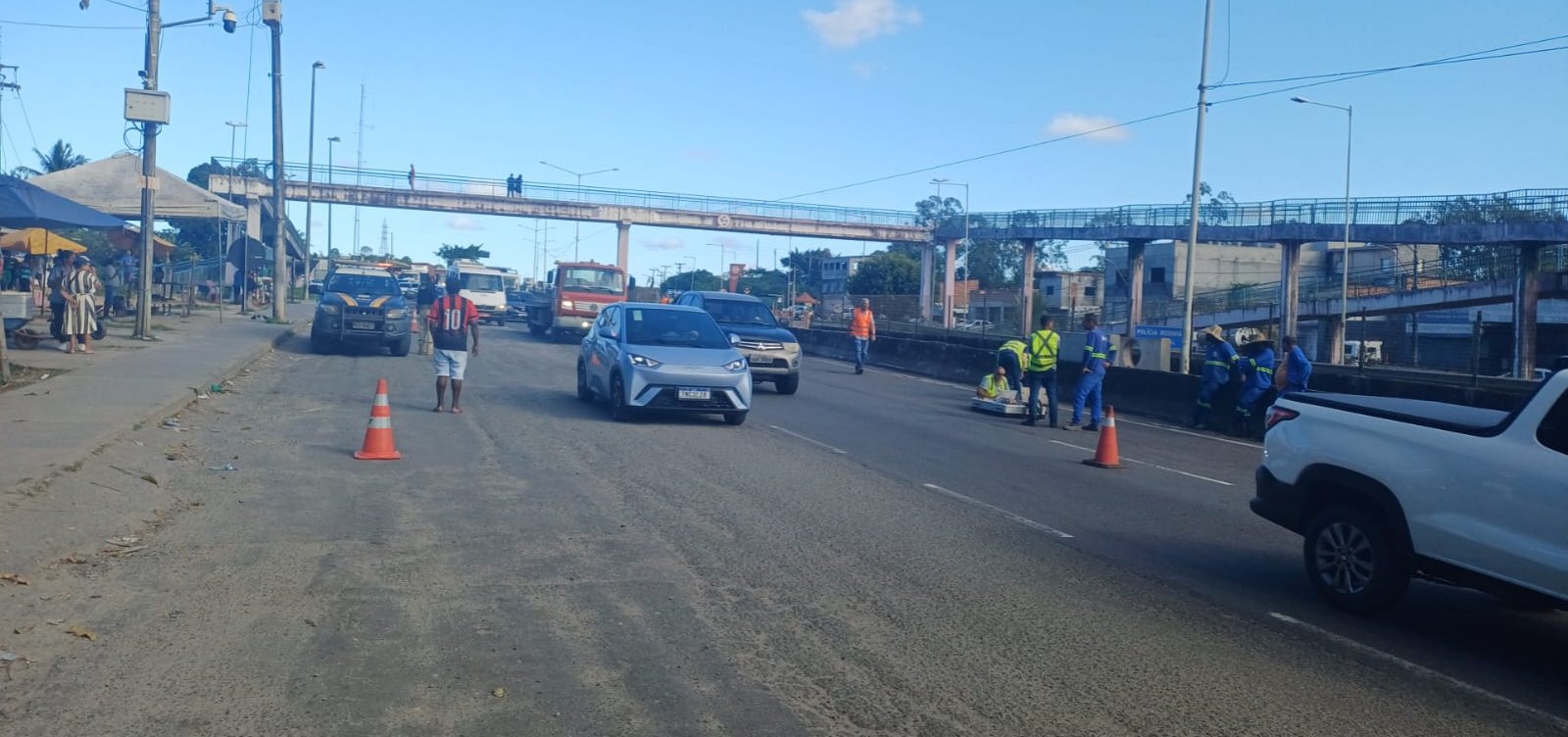 Após interdição, DNIT inicia obras e faz varredura no solo da BR-324