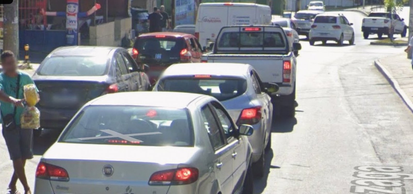 Rompimento de adutora deixa trânsito lento nesta segunda em Pernambués 