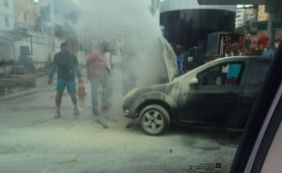 Carro pega fogo e deixa trânsito lento na região do Dique do Tororó