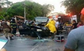 Colisão entre carro e Kombi mata dois homens e fere 13 pessoas na BA-001