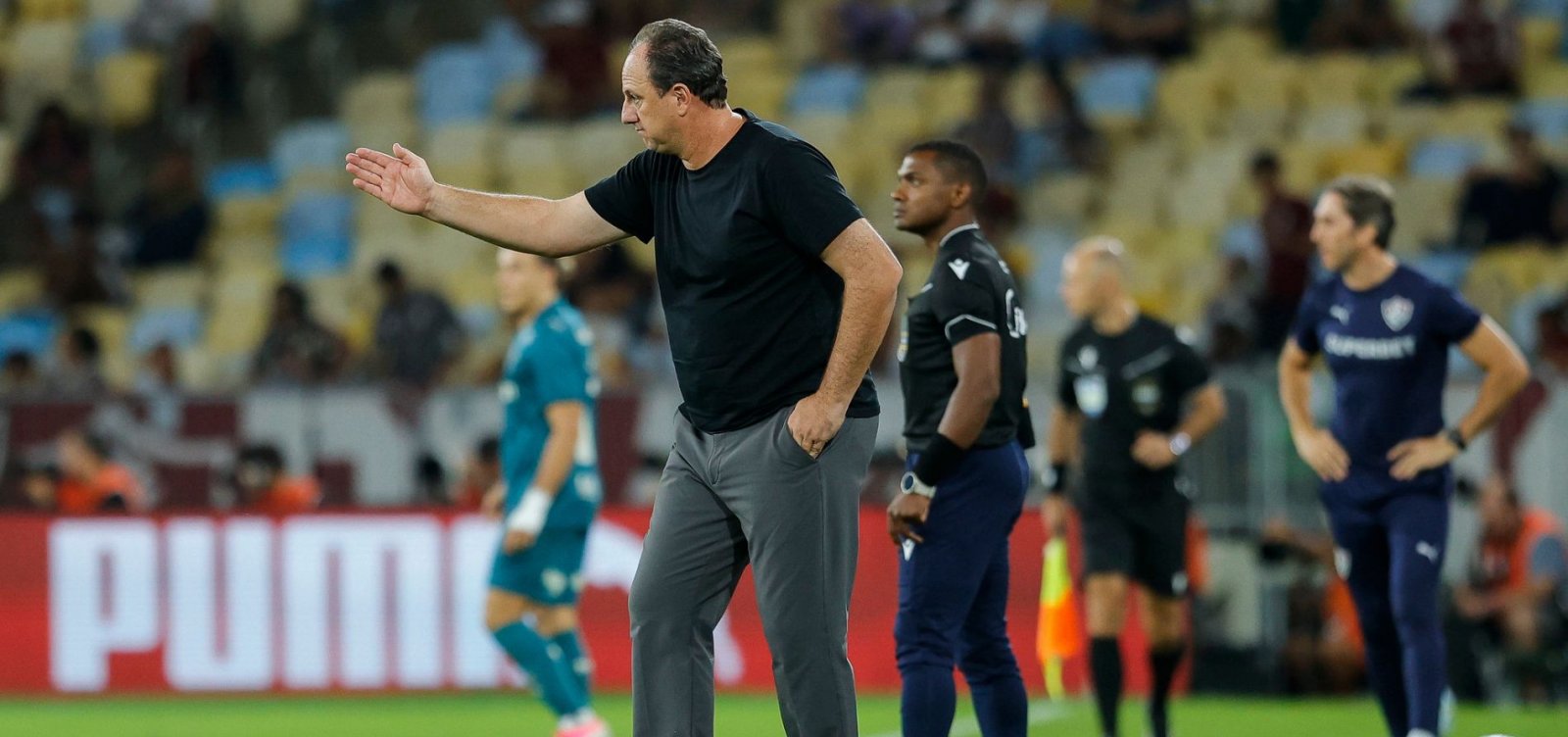 Ceni admite queda de produção do Bahia no 2º tempo: "Fluminense teve mais volume"