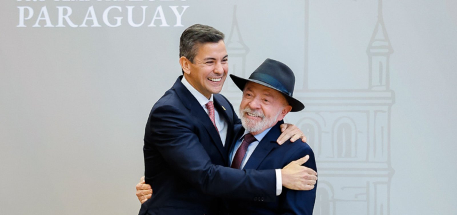 Presidente do Paraguai liga para Lula após crise e convoca embaixador brasileiro