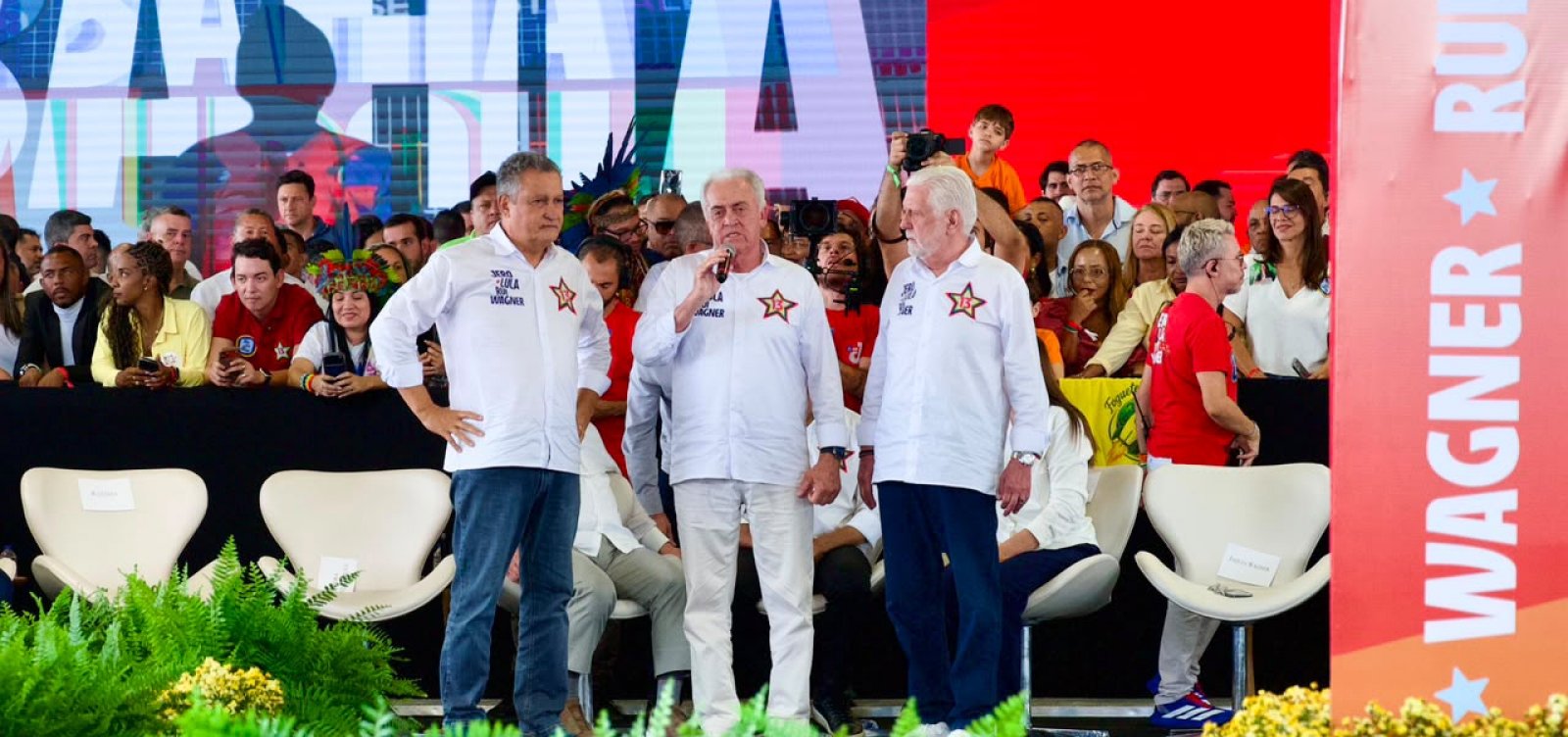 Lideranças governistas pregam união e maioria no Congresso durante convenção do PT