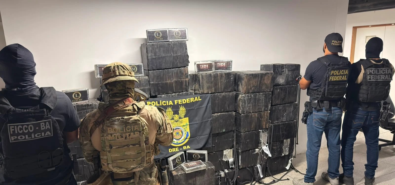 Carga milionária de cocaína que seguiria para a Europa é apreendida no Porto de Salvador