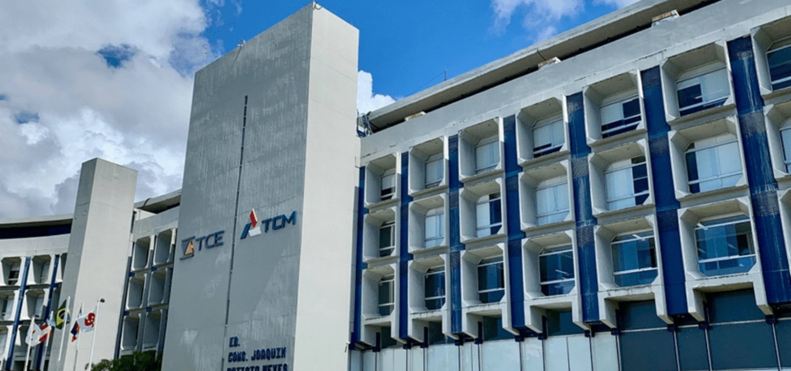 TCM investiga contratos de R$ 4,5 milhões e pagamentos via Pix em cidade baiana