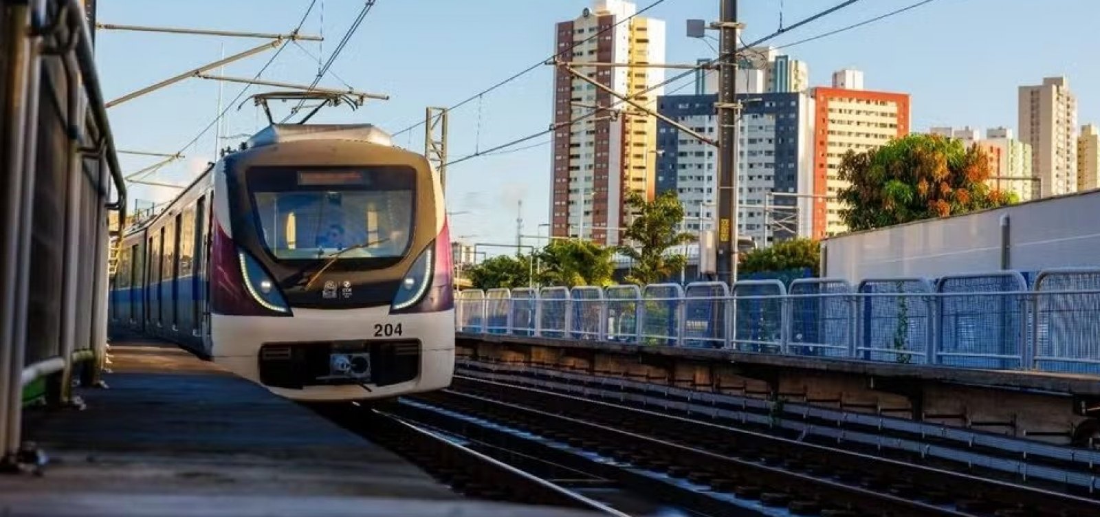 Entenda como funciona a operação dos vagões para mulheres no metrô de Salvador
