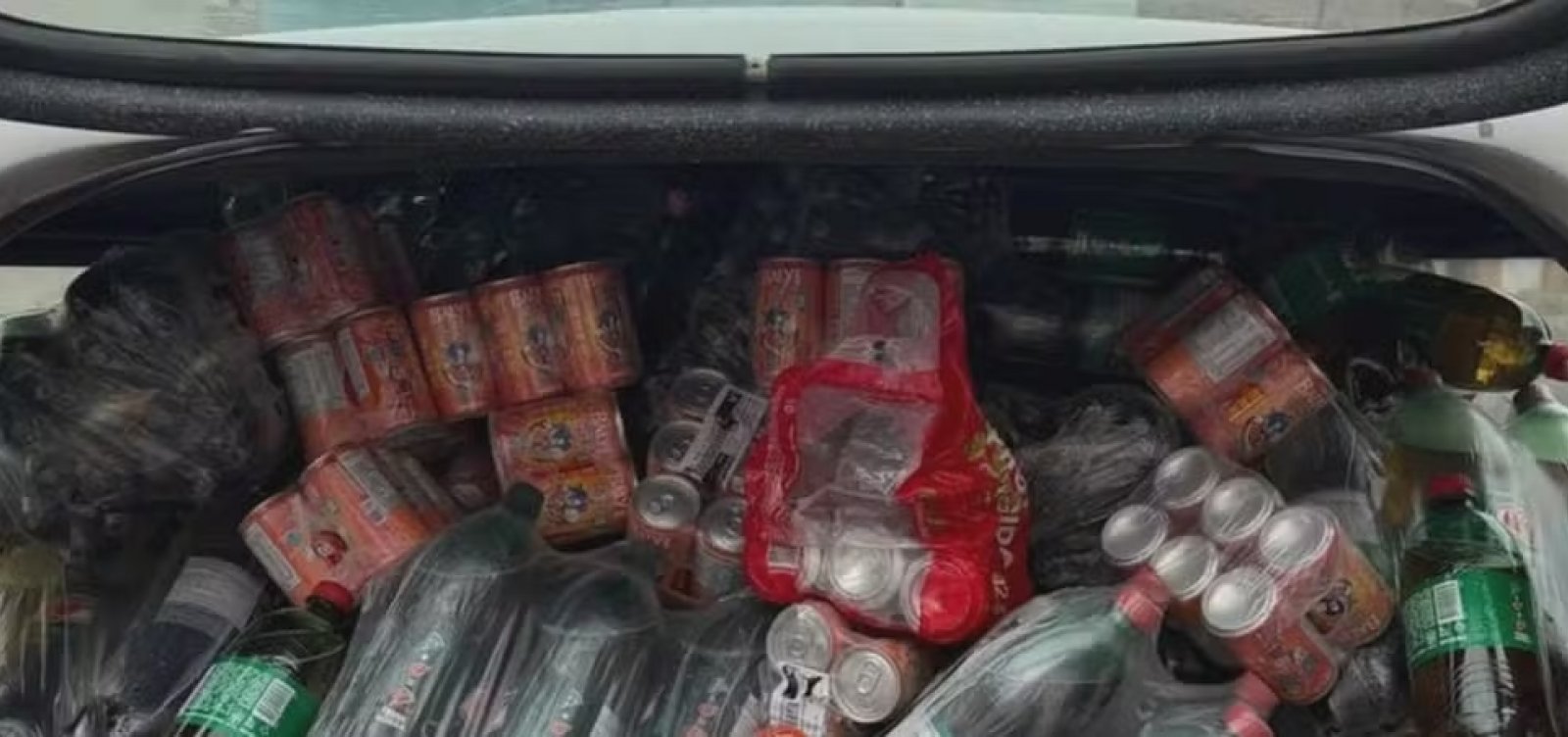 Vigilância Sanitária apreende mais de 3 mil alimentos e bebidas vencidos na Bahia