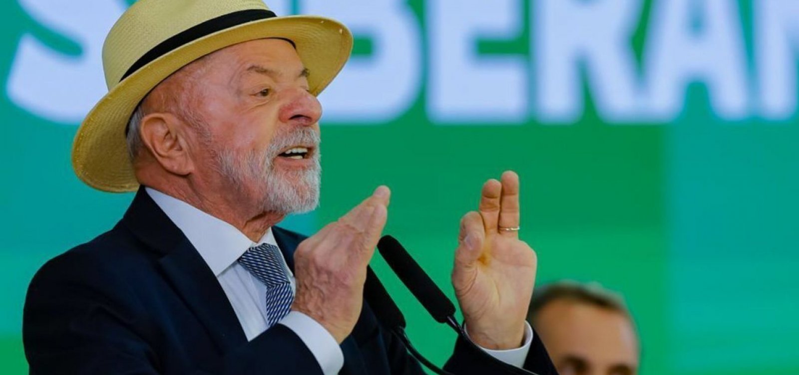Lula critica decisão dos EUA de revogar visto de embaixadora brasileira: “Irresponsável”