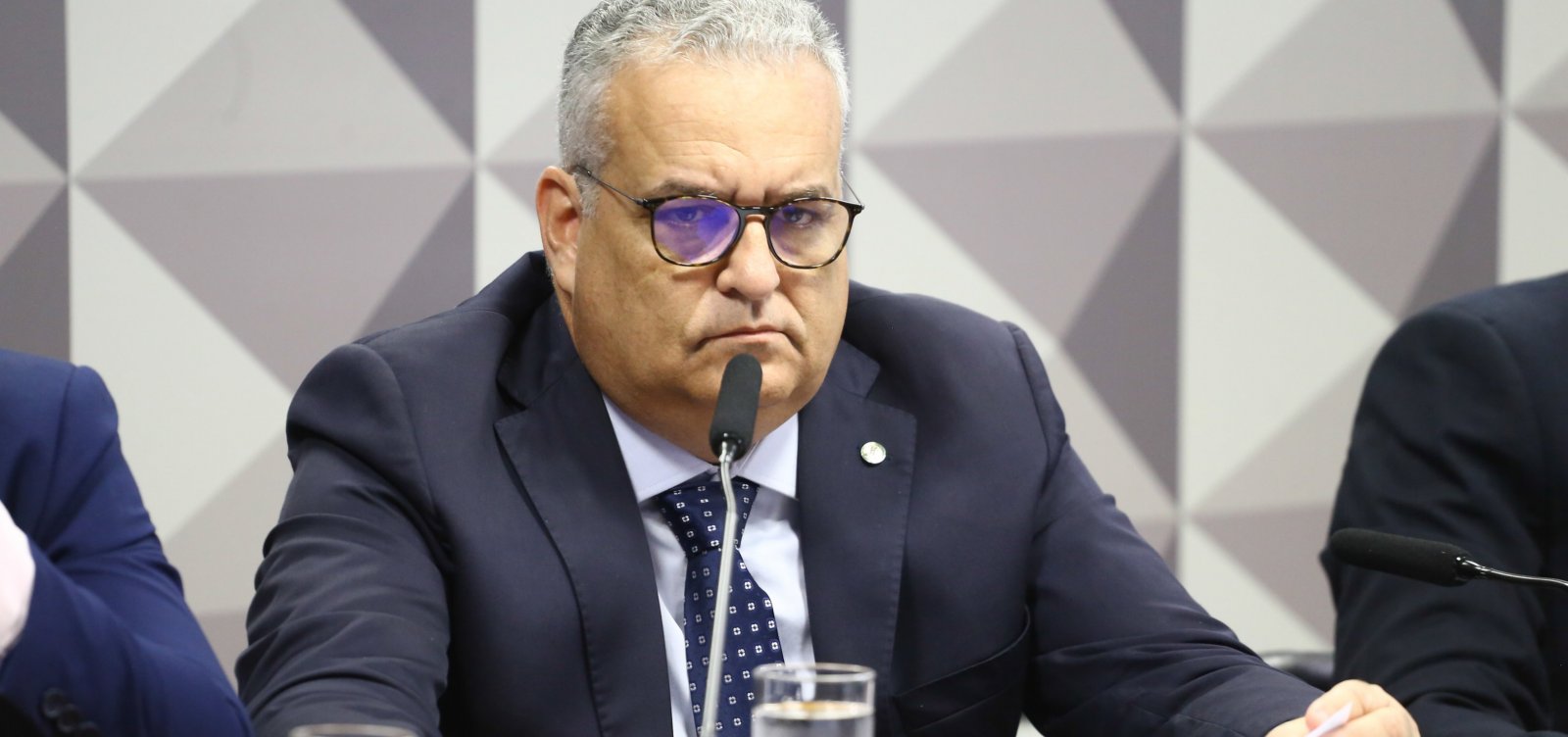 Vice de Flavio é investigado por estupro de vulnerável e desvio de R$ 6 milhões em emendas