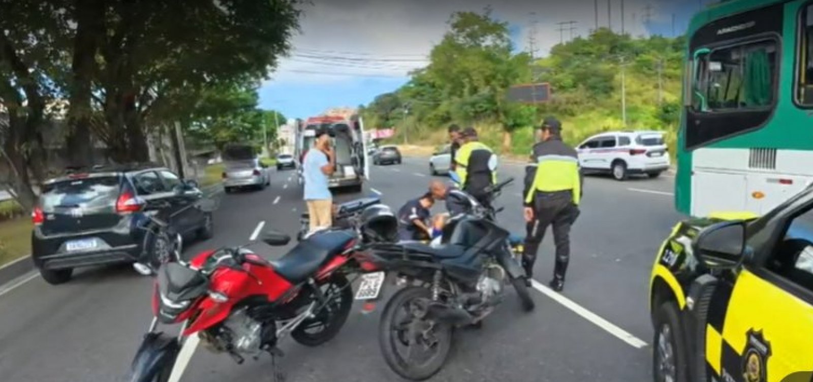Dois acidentes deixam feridos e provocam lentidão nesta quinta na Bonocô