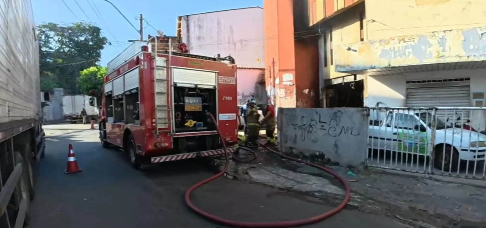 Incêndio atinge imóvel de três pavimentos no bairro Cidade Nova 