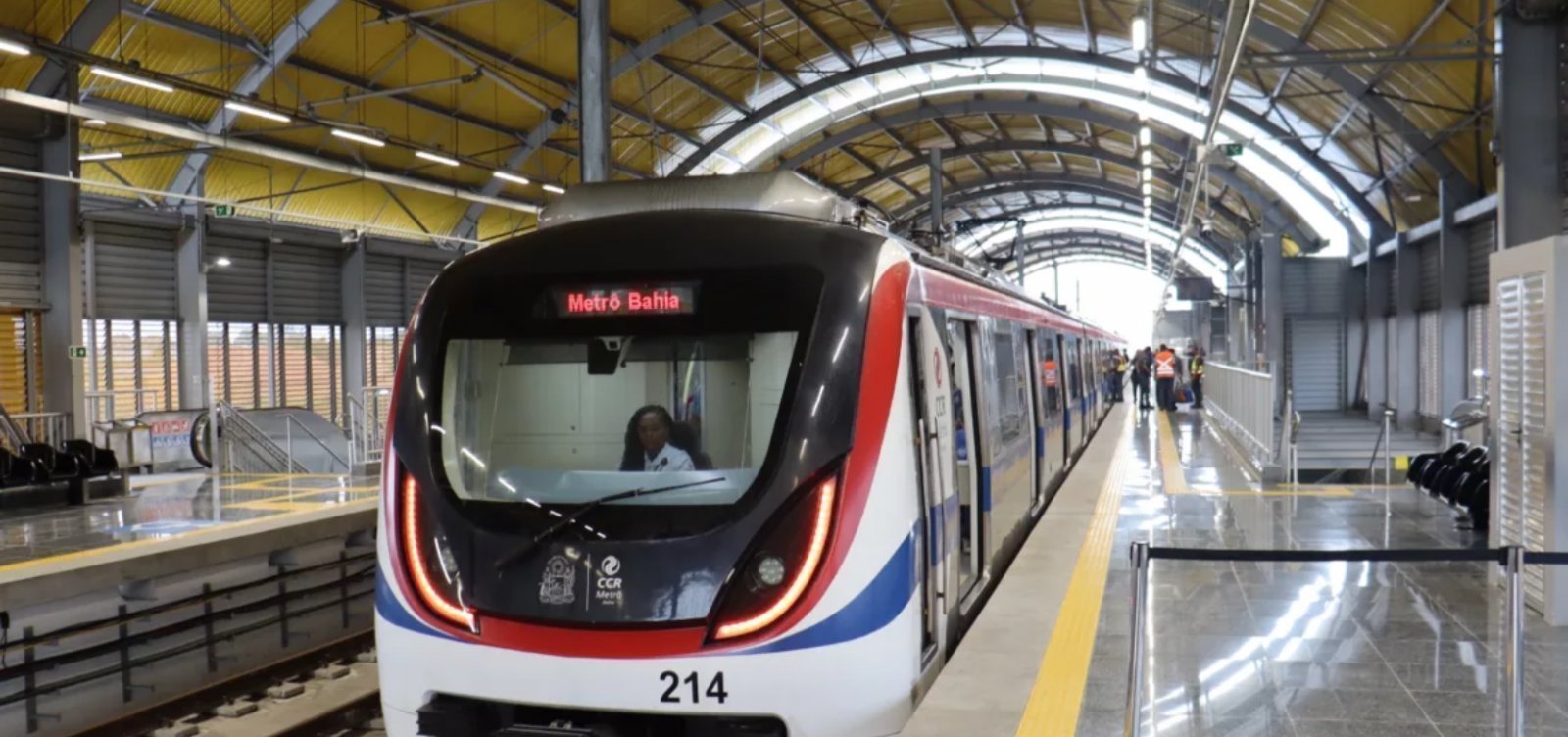 Metrô de Salvador começa a funcionar mais cedo neste domingo e terá operação especial para Bahia x Vasco