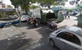 Protesto de funcionários do Hospital Mário Leal congestiona Largo do Tamarineiro