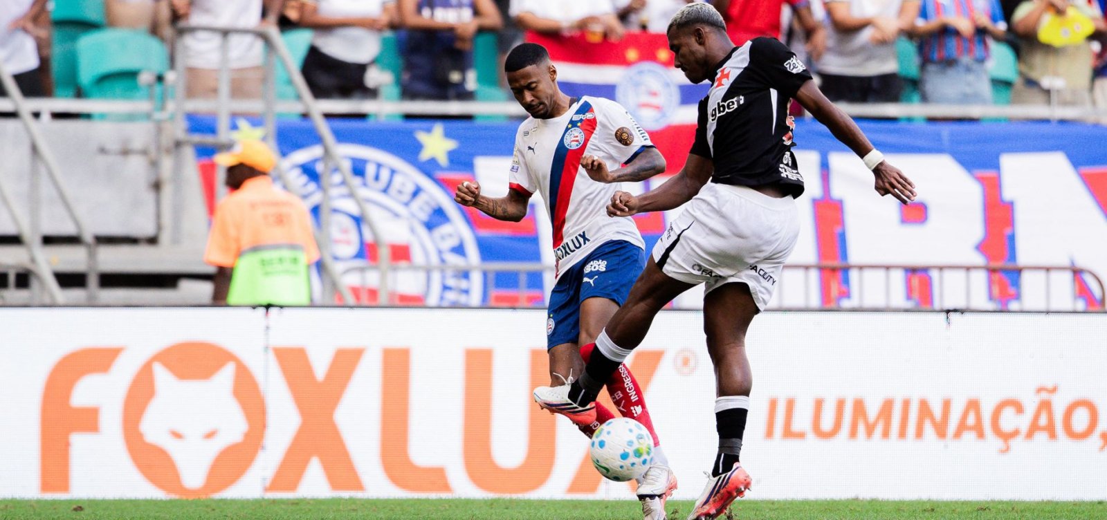 Em jogo com quatro gols anulados, Bahia e Vasco ficam no empate na Fonte Nova