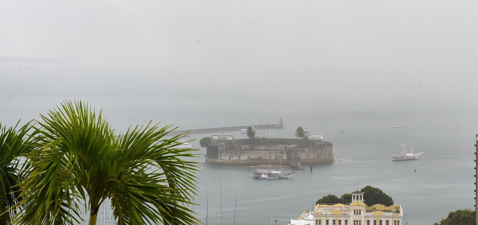 Salvador terá semana de tempo instável com chuva e ventos de até 35 km/h