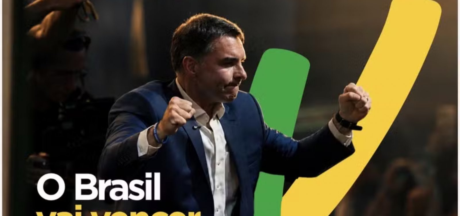 Campanha de Flávio Bolsonaro omite sobrenome em primeiras peças