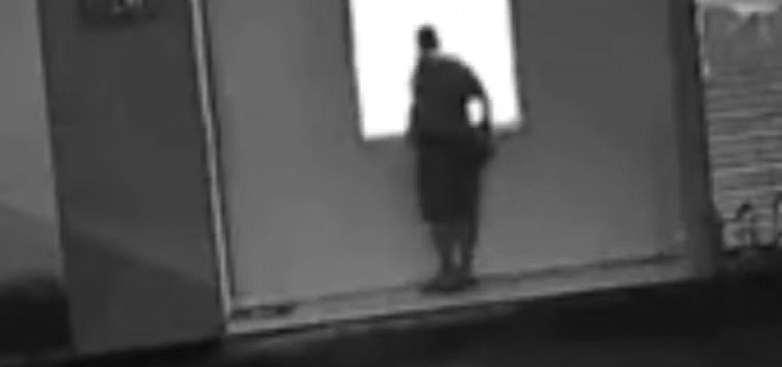 Mulher denuncia importunação sexual dentro de condomínio em Feira de Santana