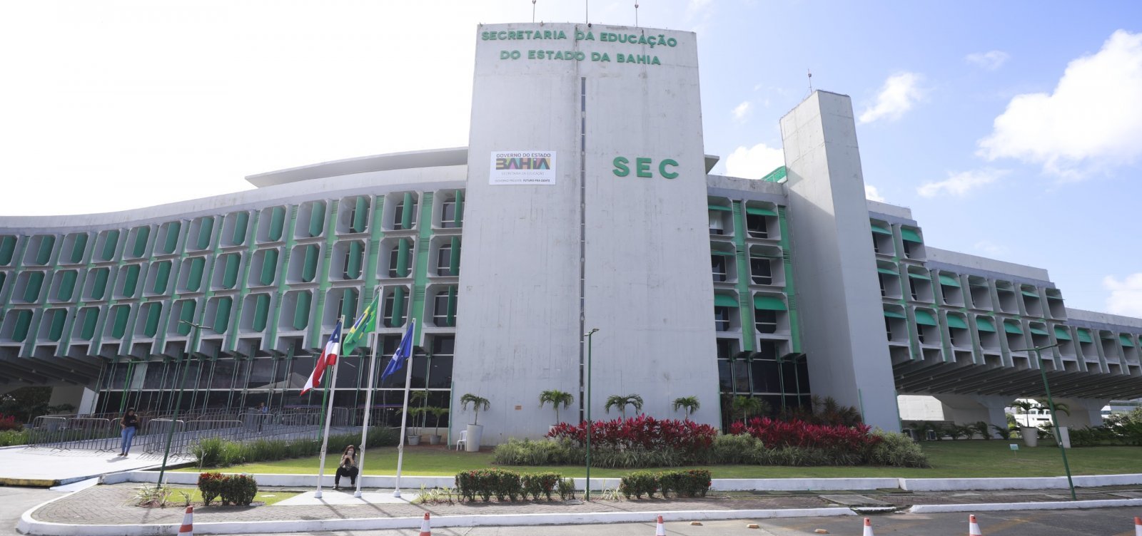 Professores da rede estadual da Bahia podem receber licença-prêmio em dinheiro; saiba como solicitar