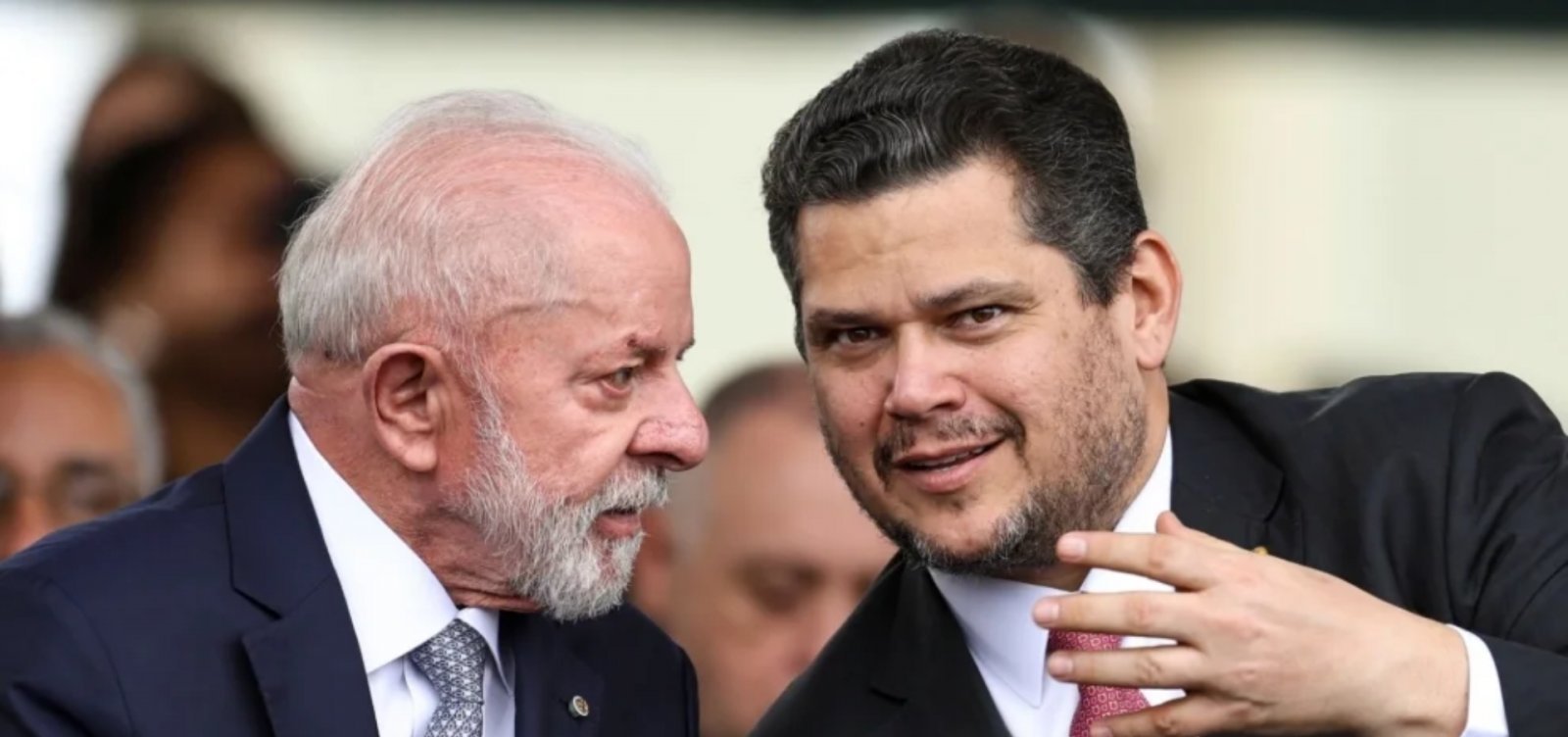 Alcolumbre afirma que encontro com Lula foi positivo e mantém indefinição sobre PEC da 6x1