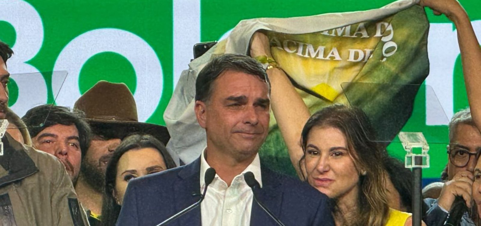 Missão diz ser 'vítima' e afirma que filiação de Flávio Bolsonaro foi fraudulenta