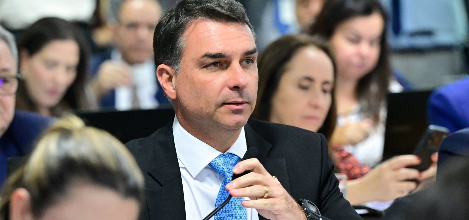 Missão reconhece falhas em sistema após filiação de Flávio Bolsonaro e pede investigação ao TSE