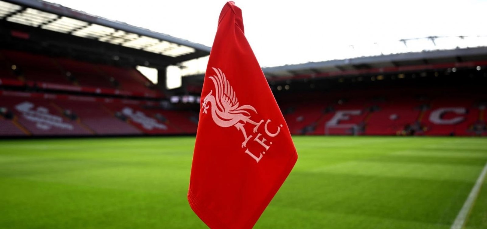 Brasileiro cofundador do Facebook, Eduardo Saverin se junta ao fundador da Amazon e compra 30% do Liverpool